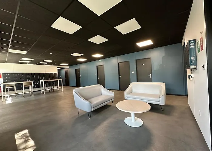 69 Renove Et Equipe - Nancy Chru,cesi,fac * 旺德夫尔莱南锡